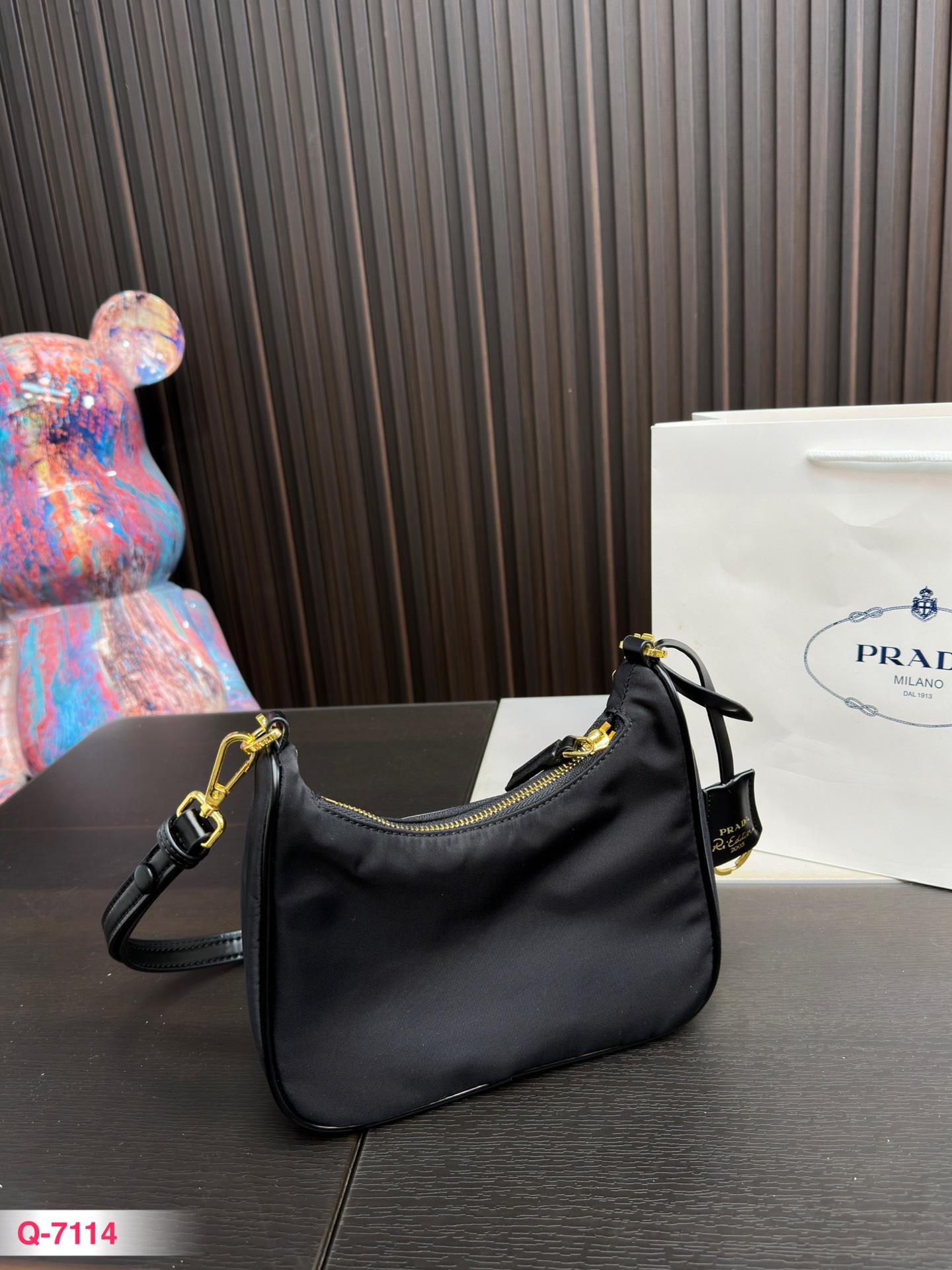 Replica Prada Bag 22*13CM