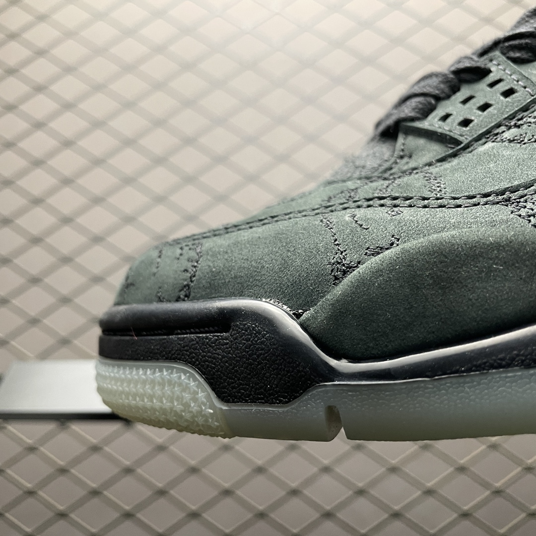 Replica Air Jordan Shoe Kaws x Air Jordan 4 AJ4  930155-001