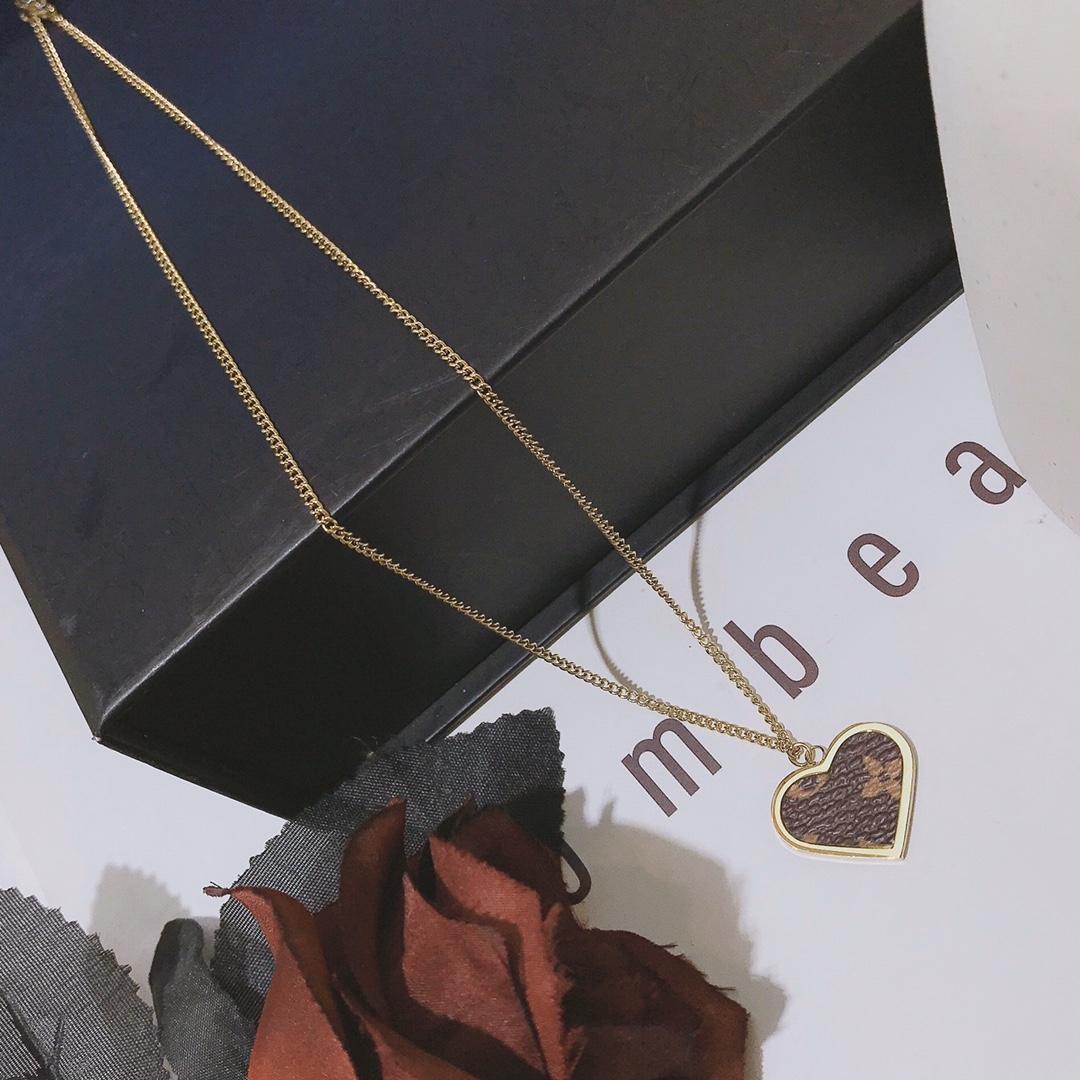Replica LOUIS VUITTON Necklace