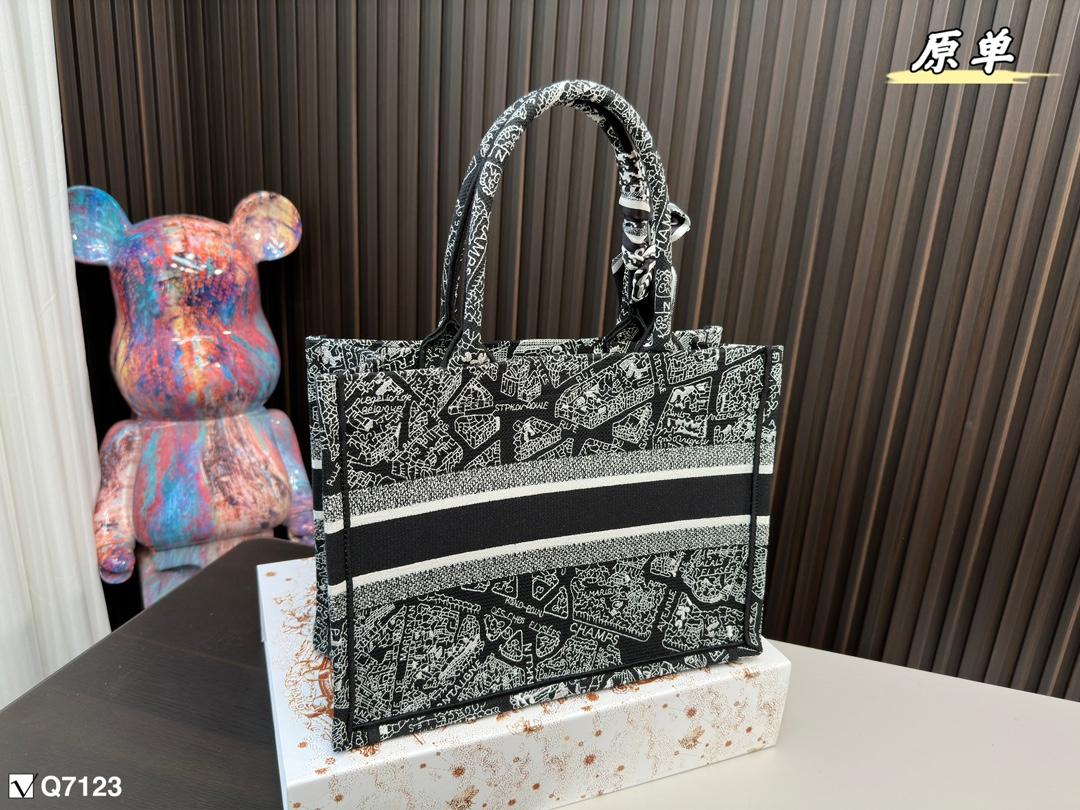 Replica Dior Bag   41*34CM/36*27CM