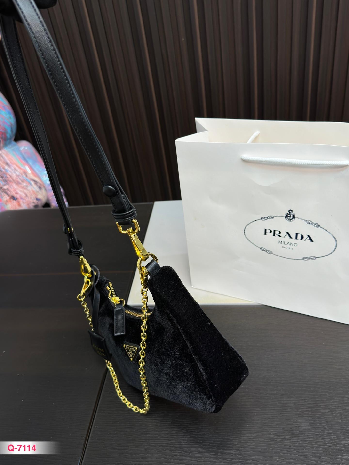 Replica Prada Bag 22*16CM