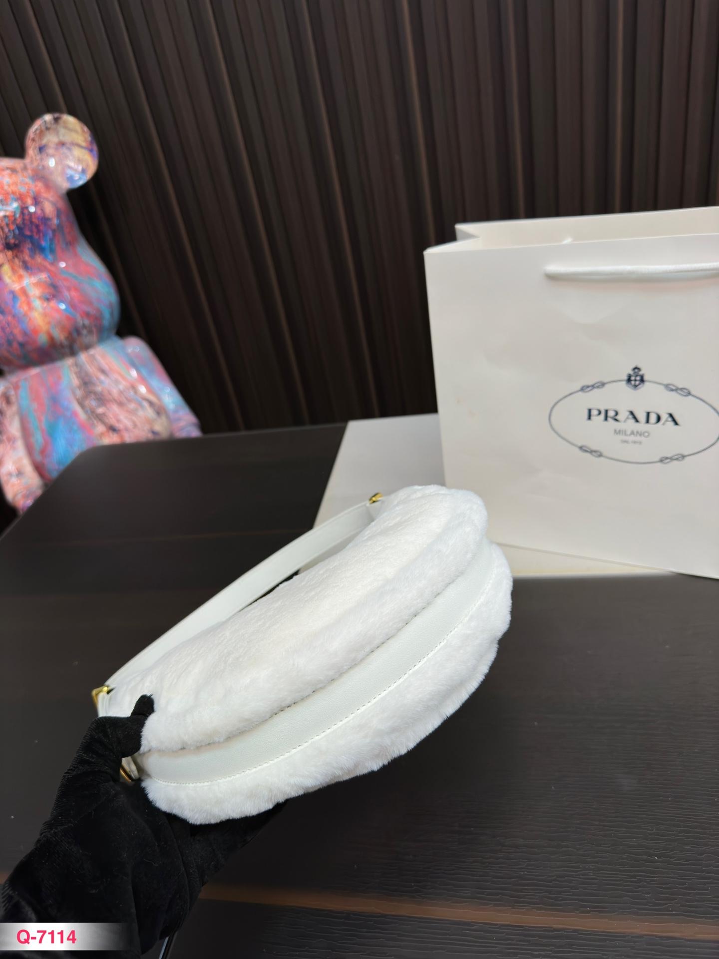 Replica Prada Bag 22*13CM