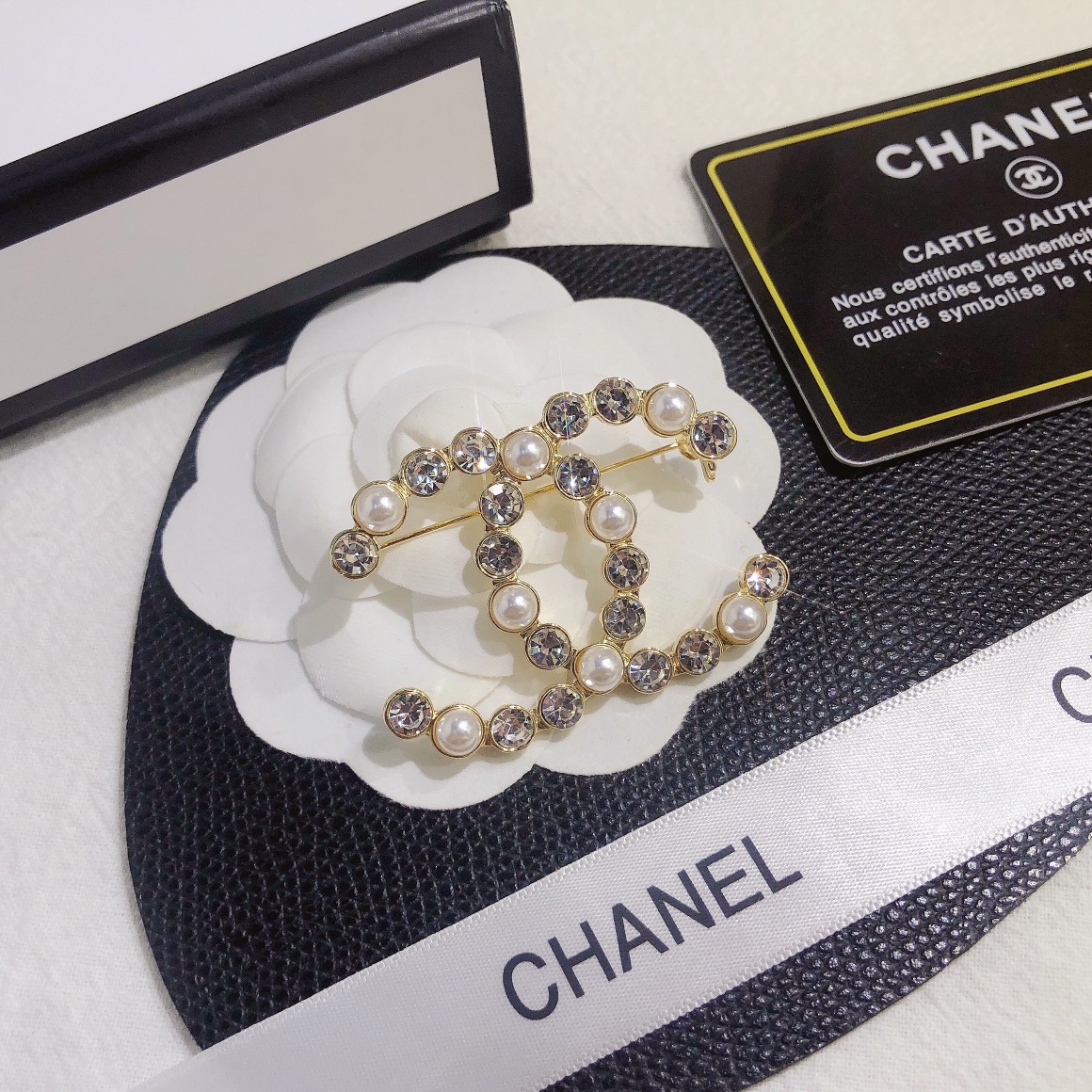 Replica CHANEL Brooch