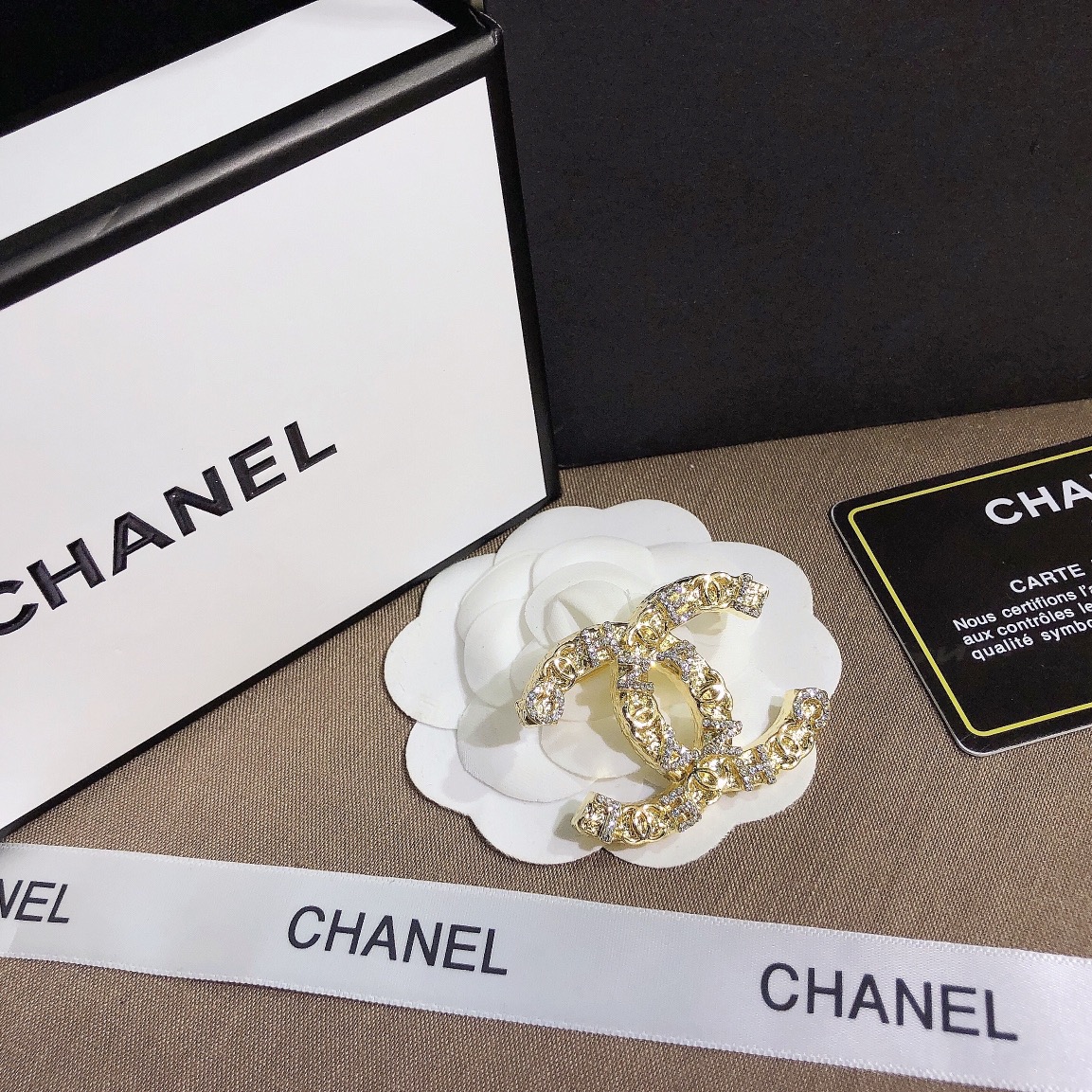 Replica CHANEL Brooch