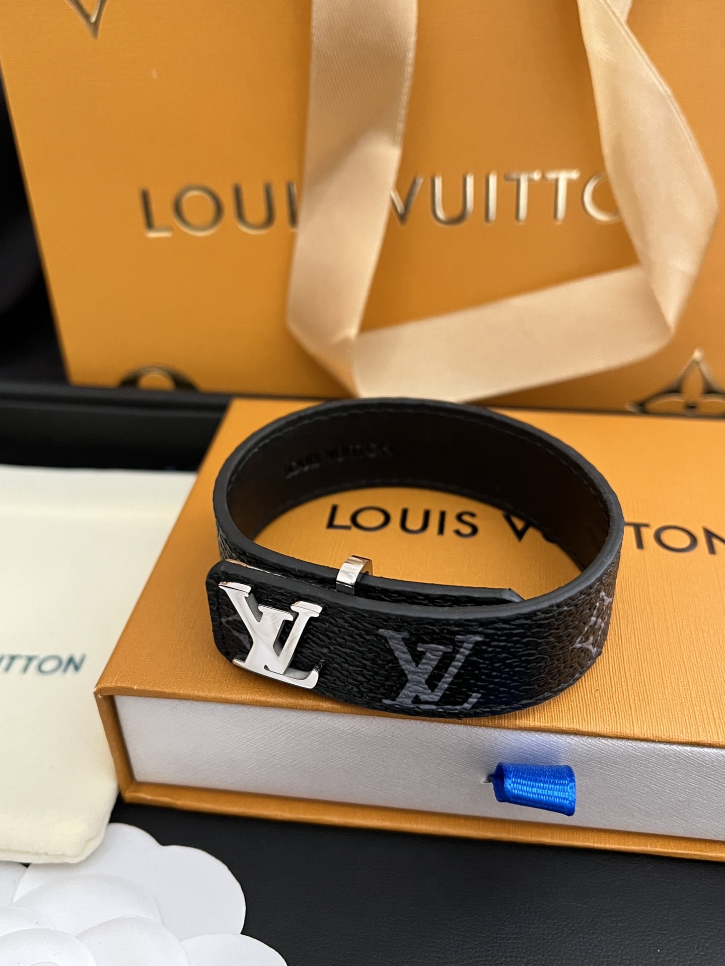 Replica LOUIS VUITTON Bangle
