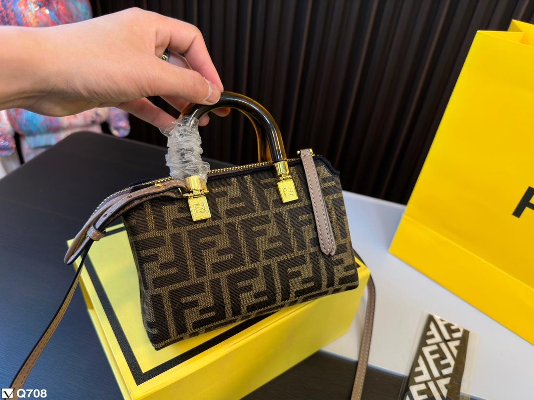 Replica Fendi Bag 17*12CM