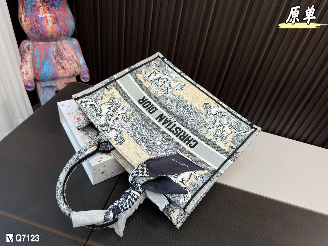 Replica Dior Bag   41*34CM/36*27CM