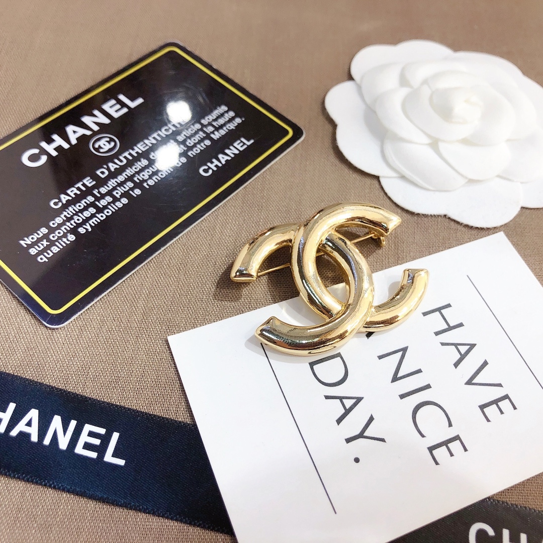 Replica CHANEL Brooch