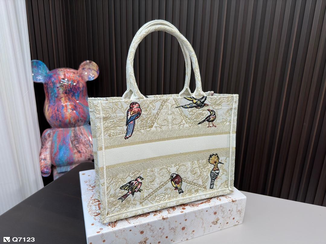 Replica Dior Bag   41*34CM/36*27CM