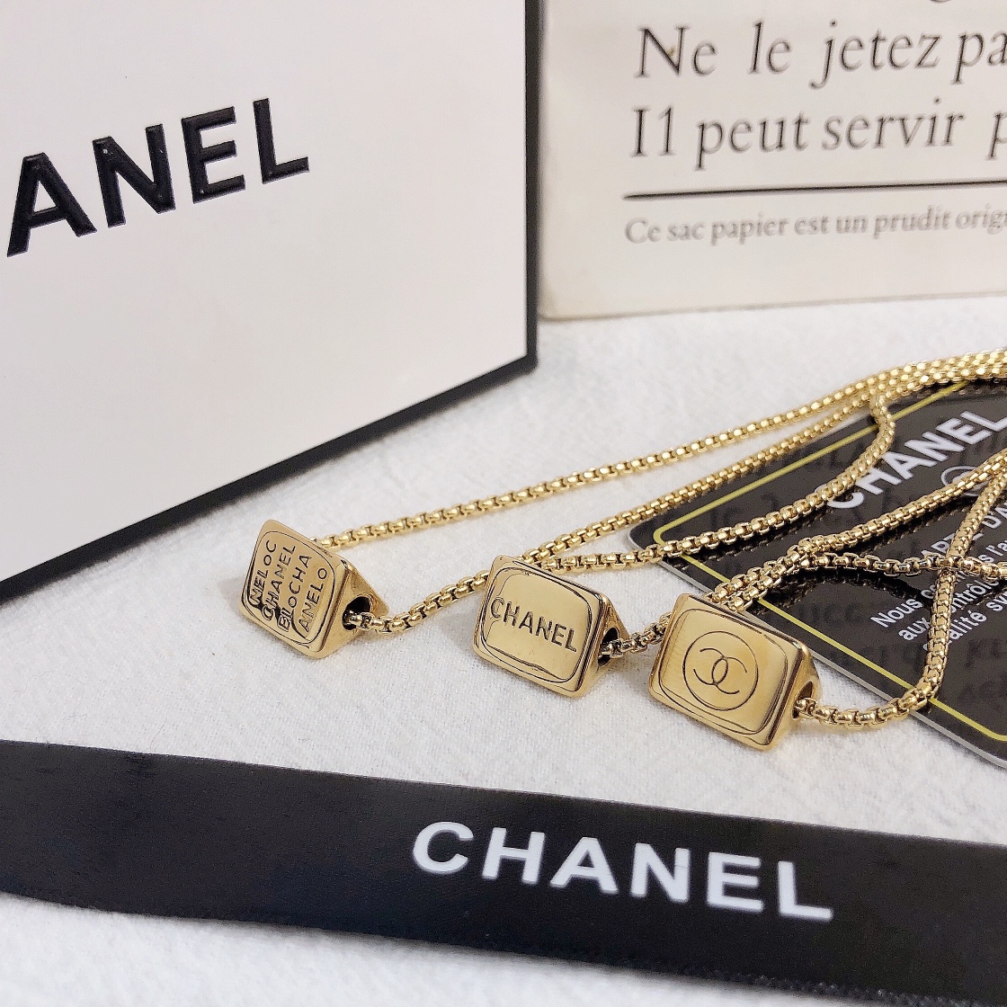 Replica CHANEL Necklace