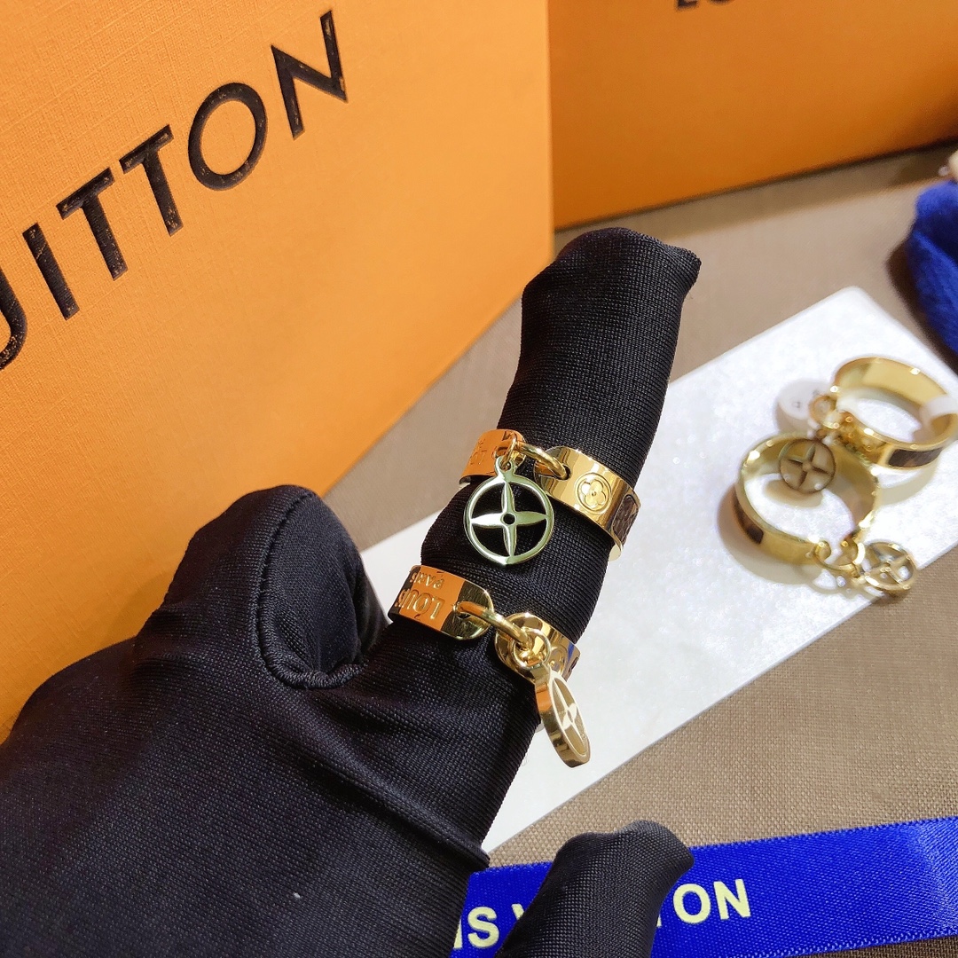 Replica LOUIS VUITTON Ring