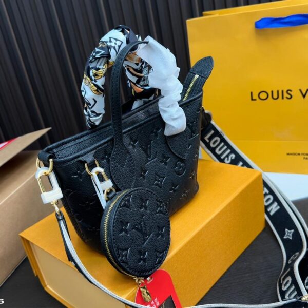 Replica Louis Vuitton Bag 13*19CM