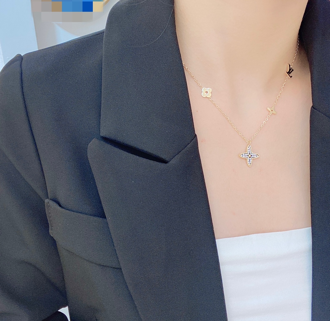 Replica LOUIS VUITTON Necklace