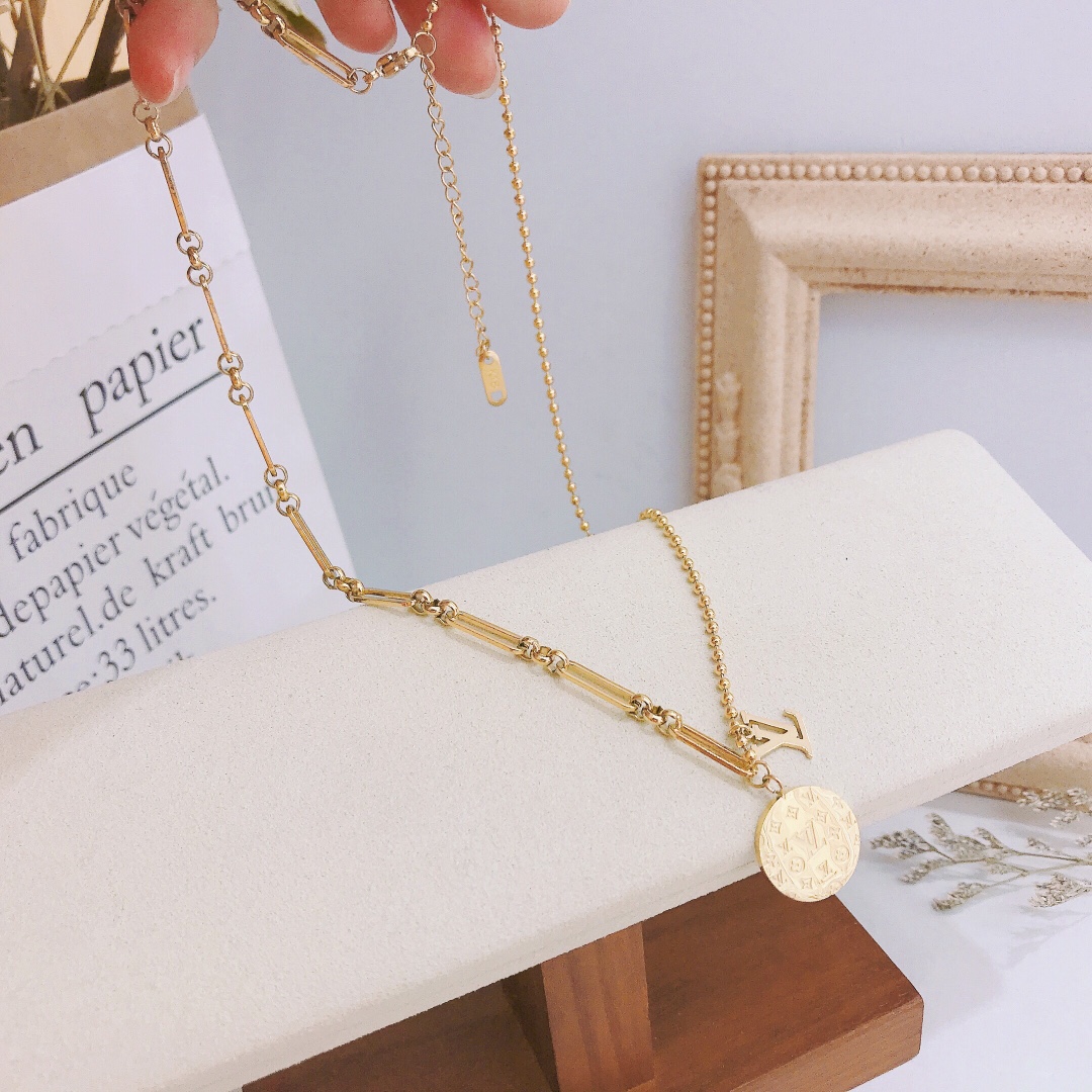 Replica LOUIS VUITTON Necklace