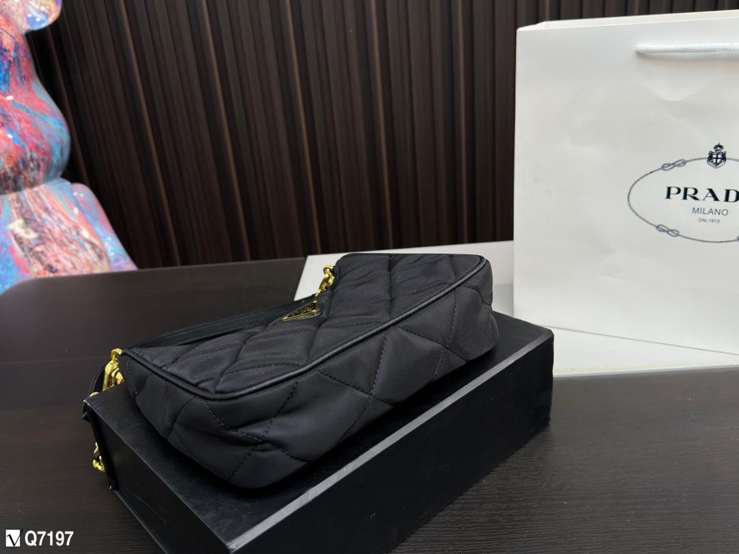 Replica Prada Bag 11*21CM