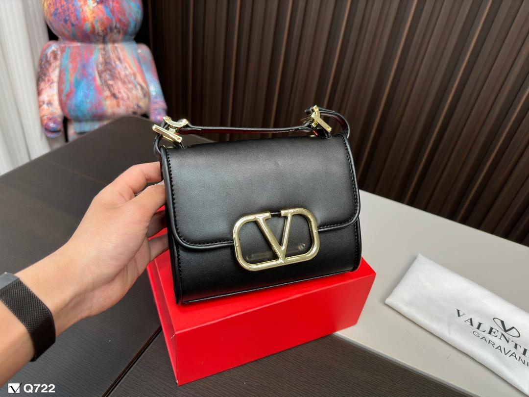 Replica Valentino Bag 18*15CM