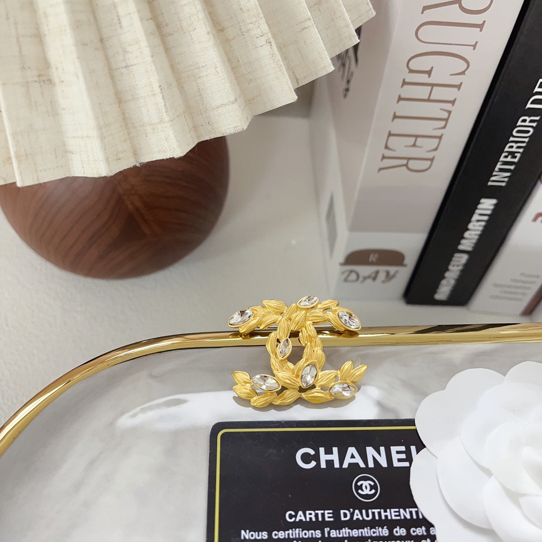 Replica CHANEL Brooch