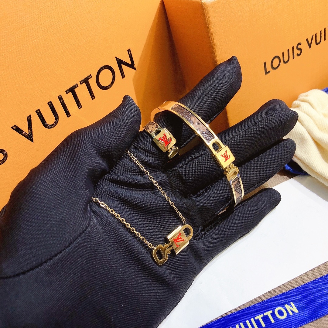 Replica LOUIS VUITTON Ring