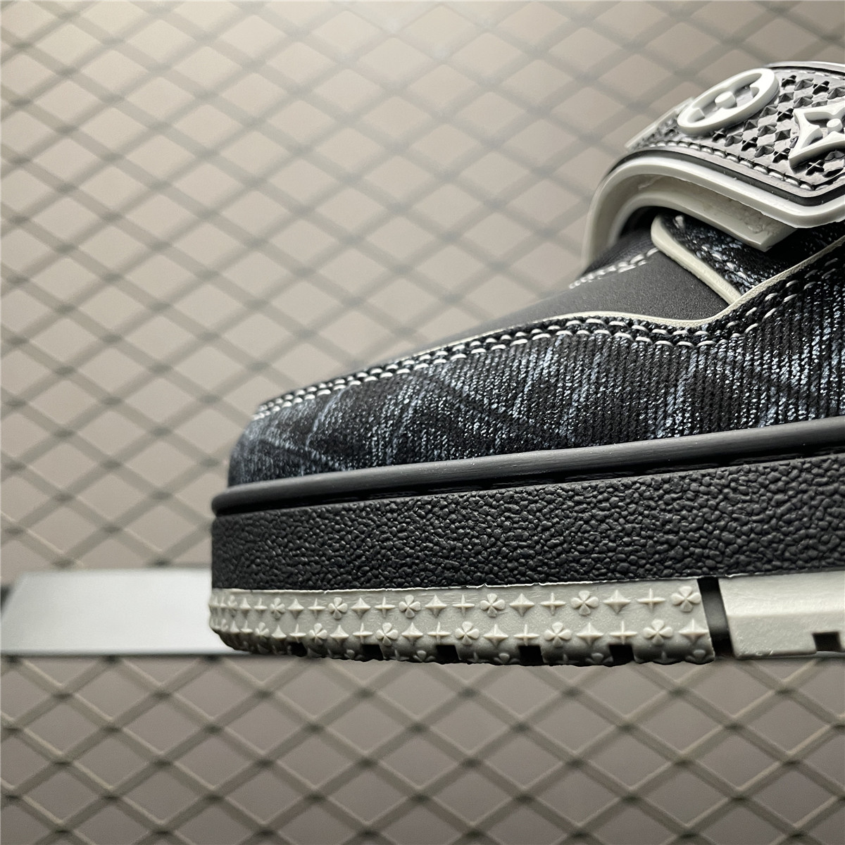 Replica LV Shoe  Louis Vuitton LV Trainer