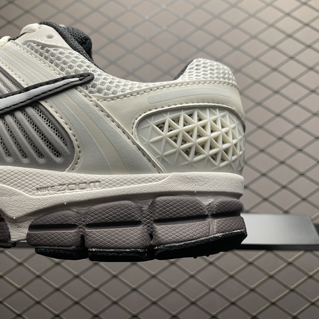 Replica Nike Shoe Nike Zoom Vomero 5  FJ2028-001 size 36-46