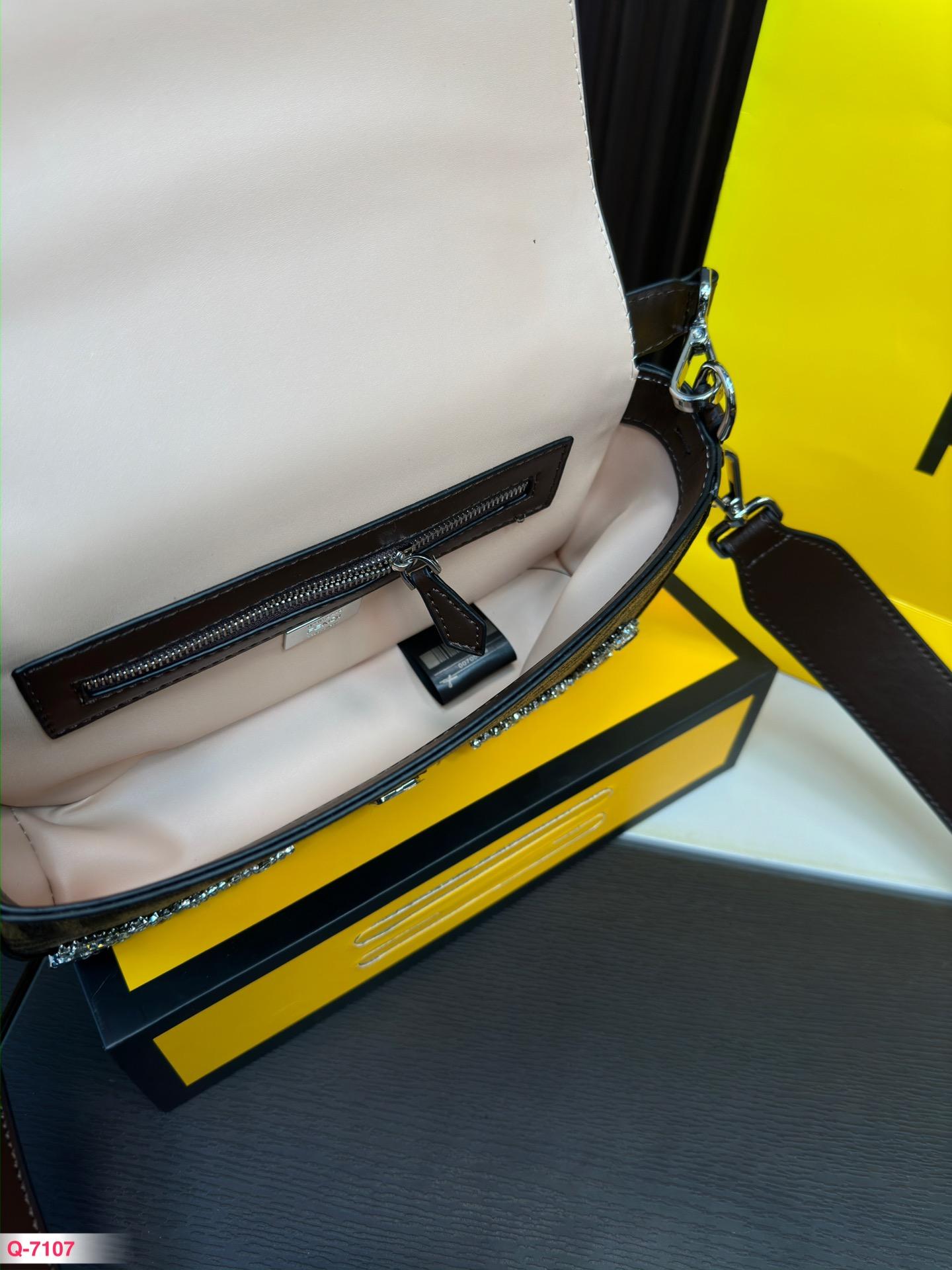 Replica Fendi Bag 15*25CM