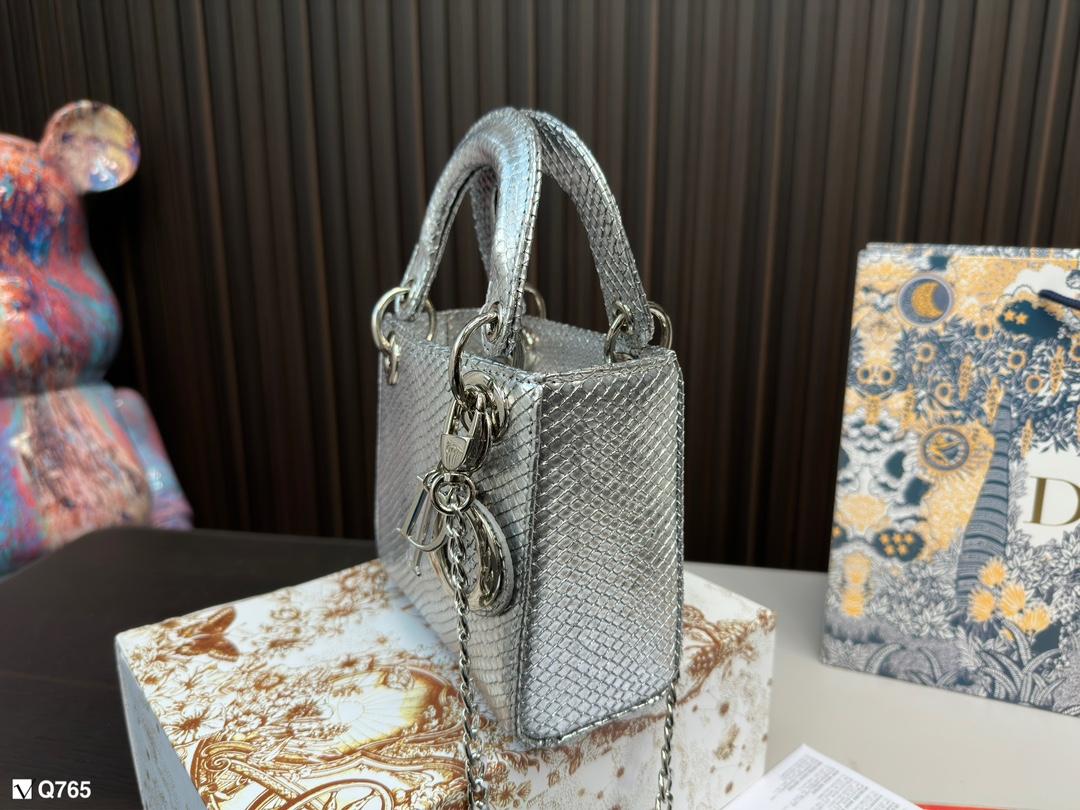 Replica Dior Bag  14*17*7CM