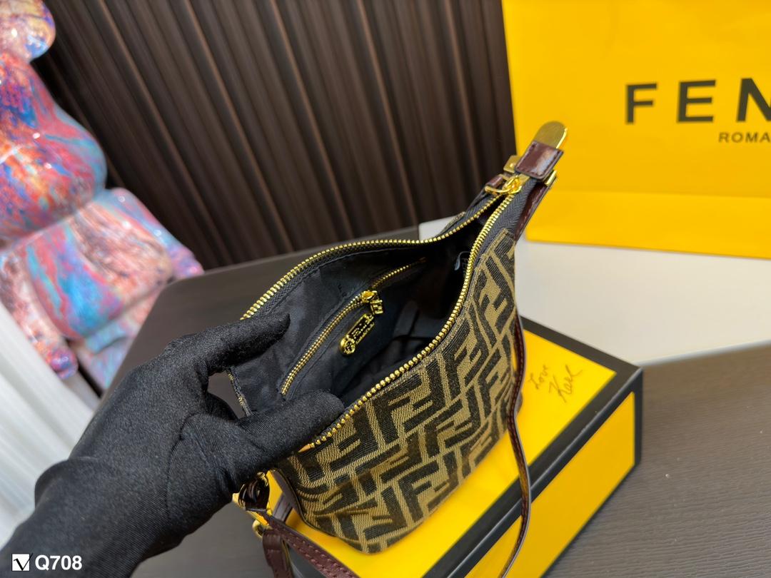 Replica Fendi Bag 14*9CM