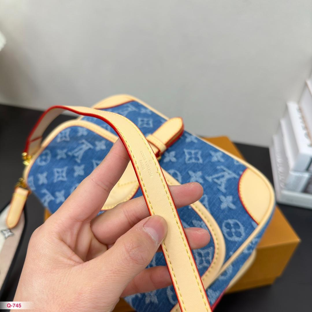 Replica Louis Vuitton Bag 16*25CM