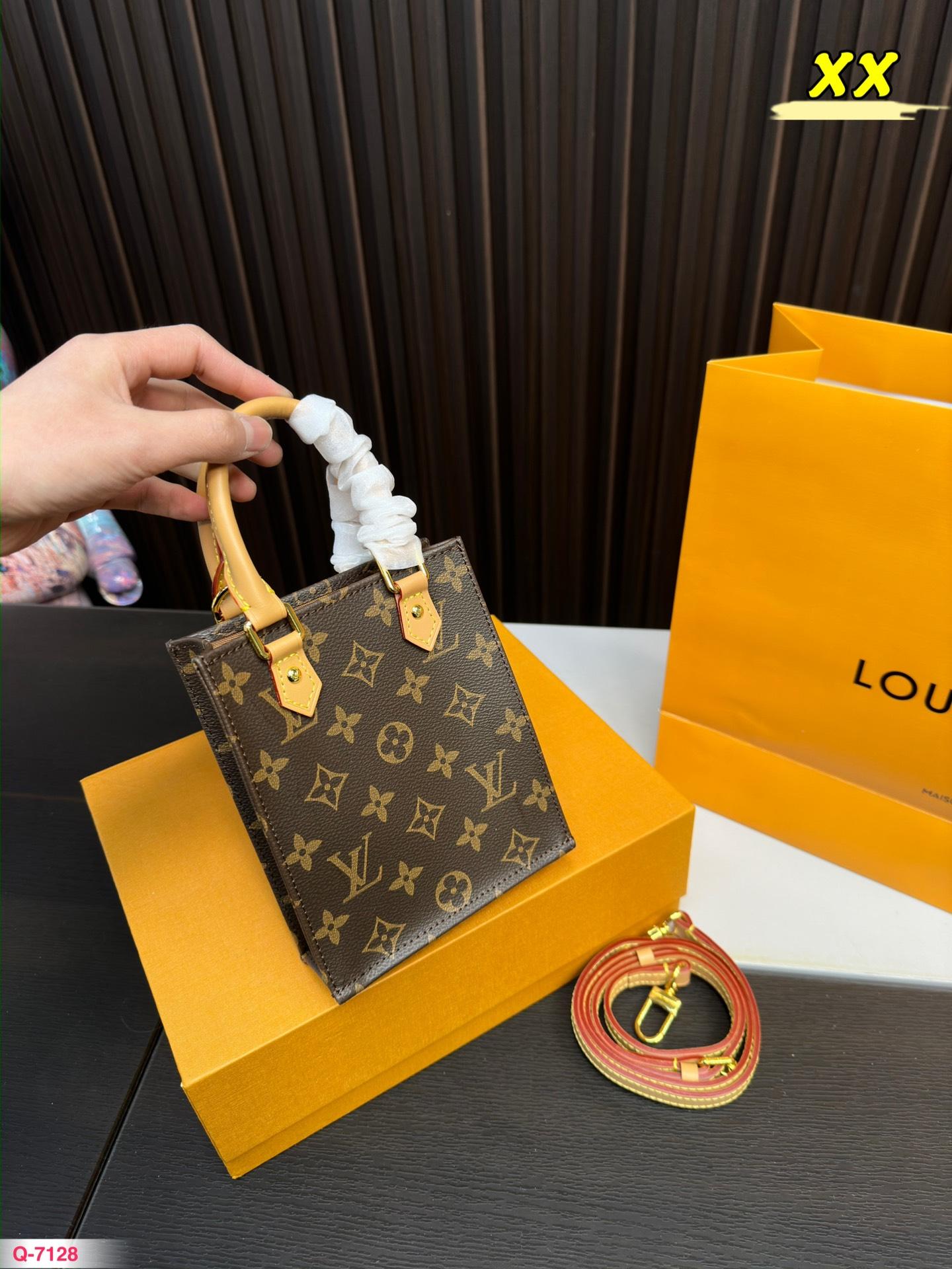 Replica Louis Vuitton Bag 14*18CM