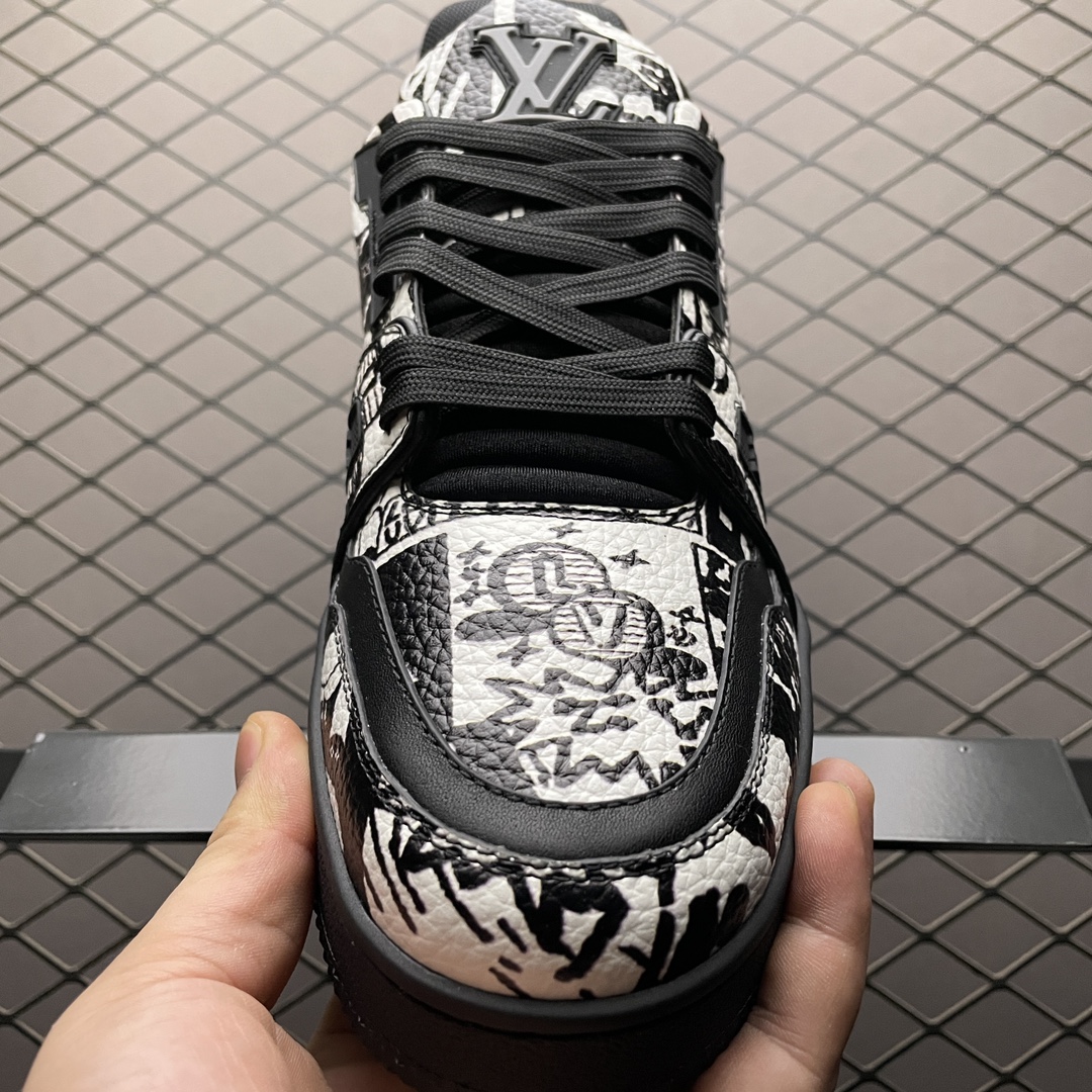 Replica Louis Vuitton Shoe Louis Vuitton LV Trainer Size 35-45 Black White