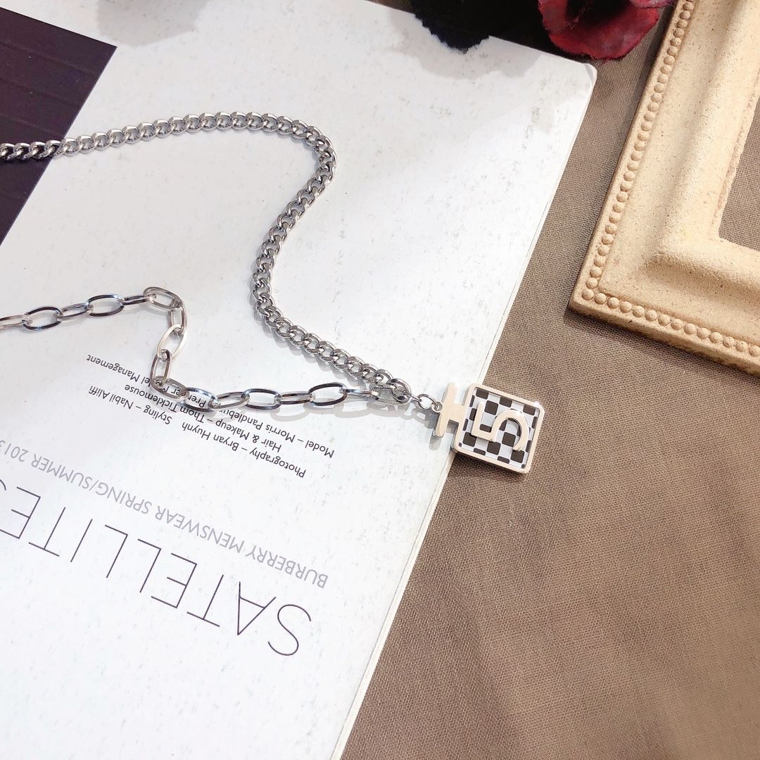 Replica CHANEL Necklace