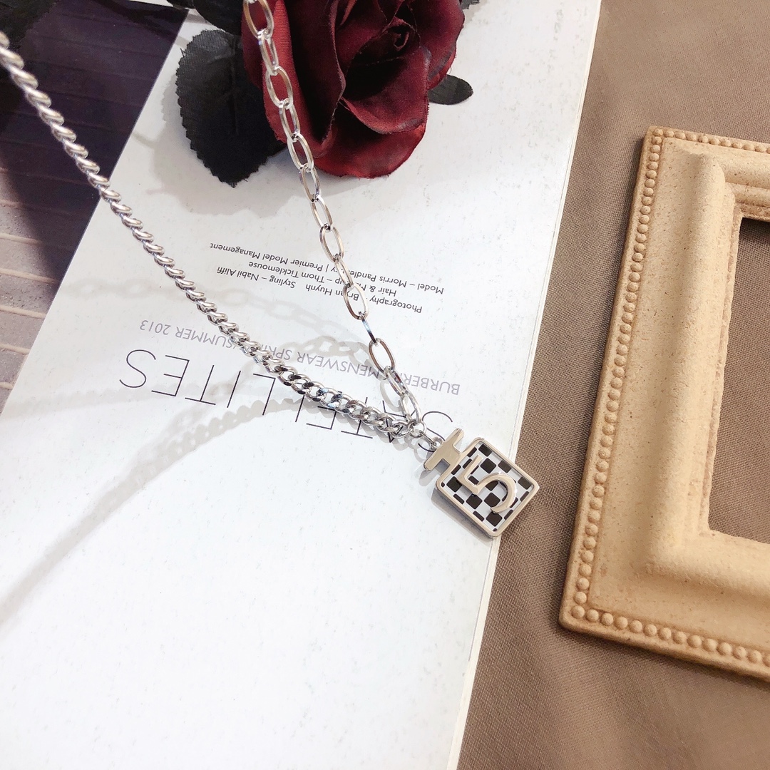 Replica CHANEL Necklace