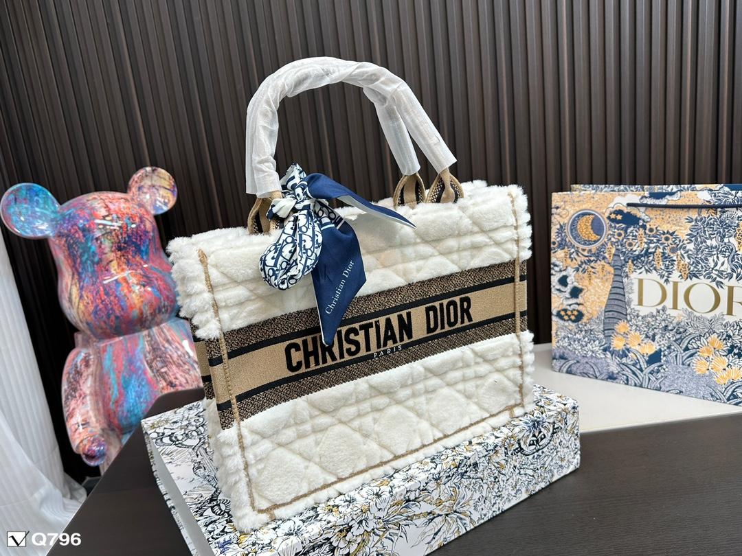Replica Dior Bag   24*20CM/33*26CM/38*32CM