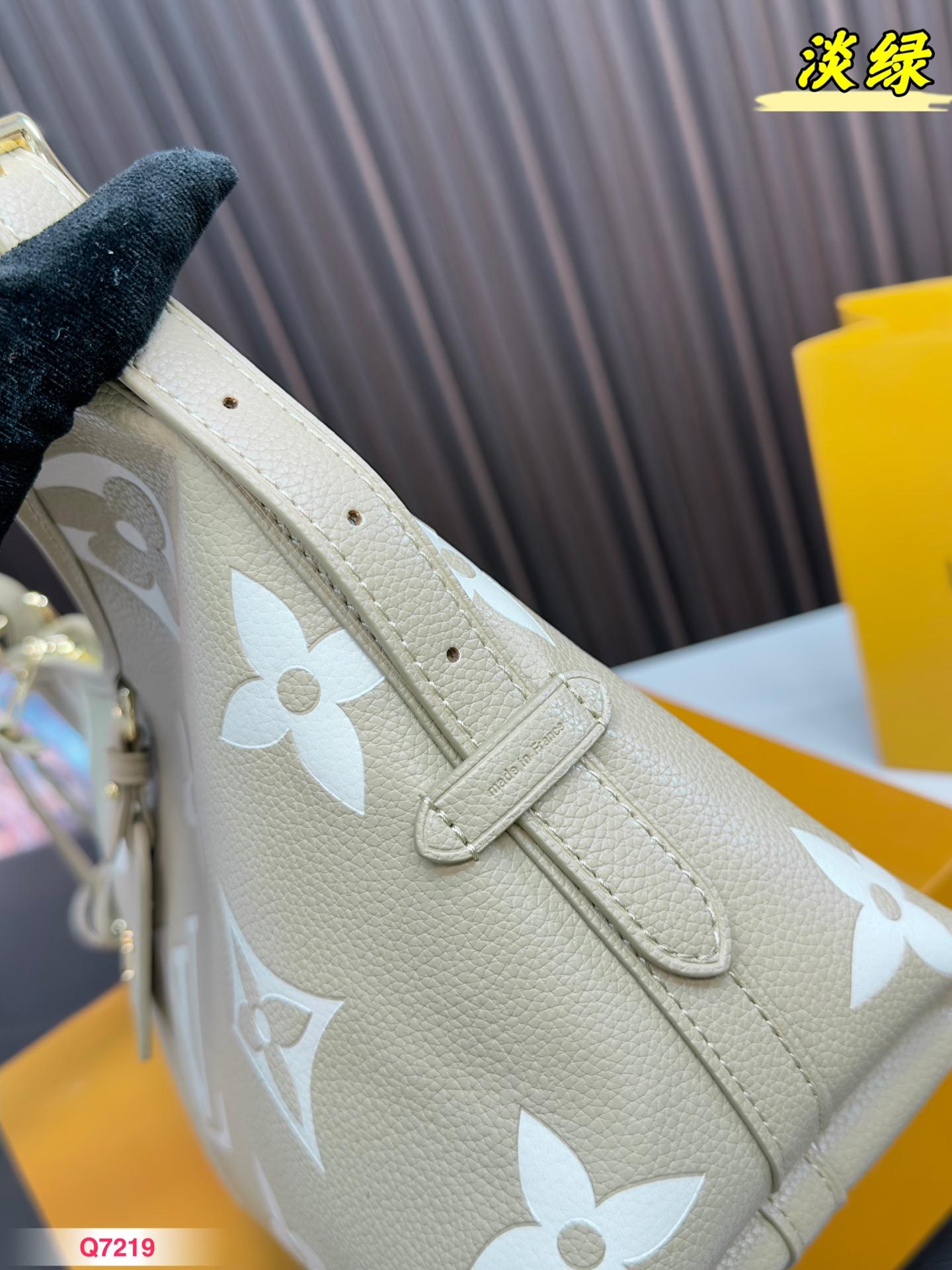 Replica Louis Vuitton Bag 28*20CM