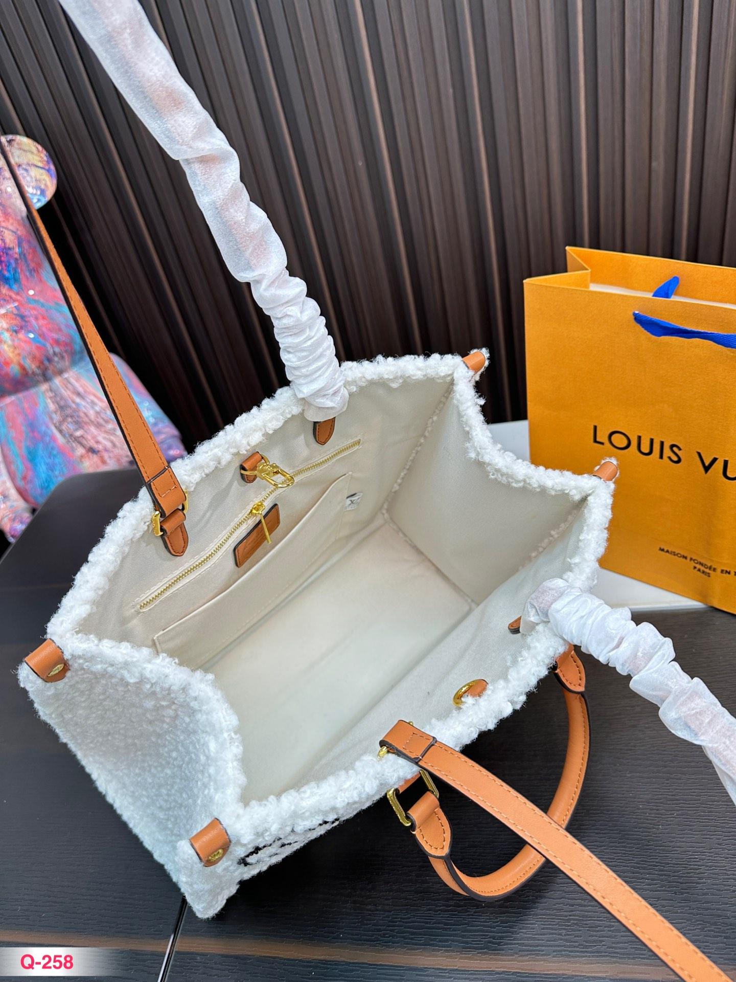 Replica Louis Vuitton Bag 27*32CM