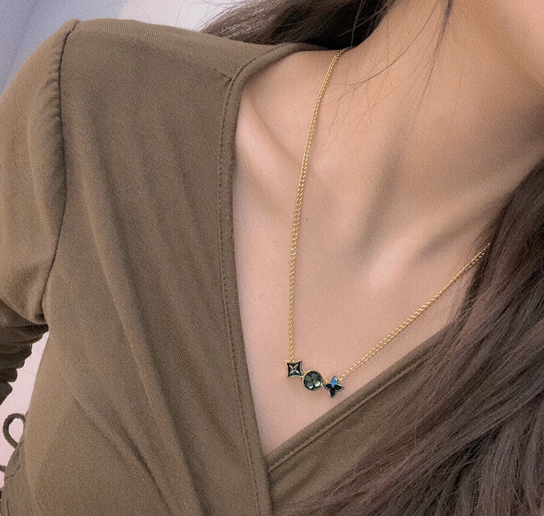Replica LOUIS VUITTON Necklace