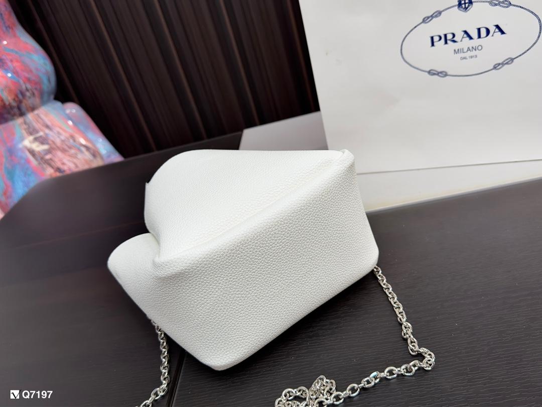 Replica Prada Bag 17*15CM