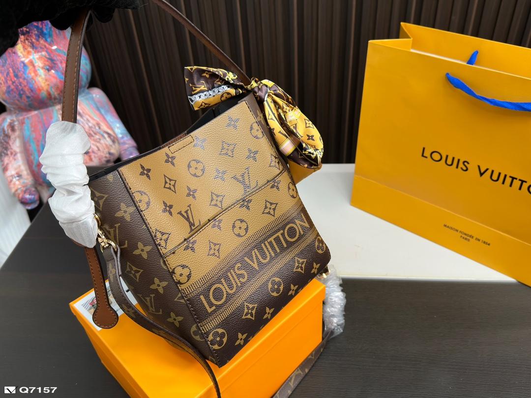 Replica Louis Vuitton Bag 22*18CM