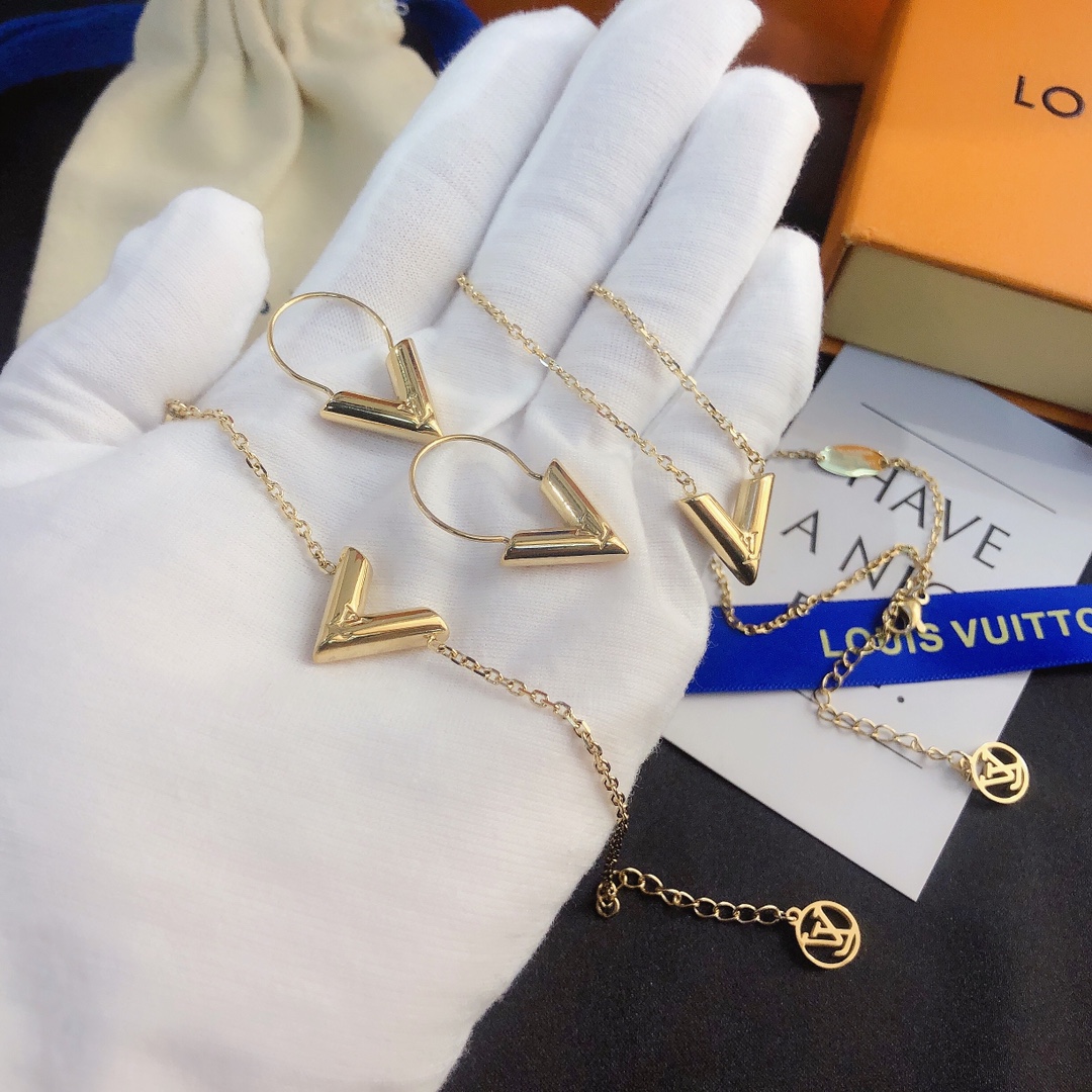 Replica LOUIS VUITTON Necklace