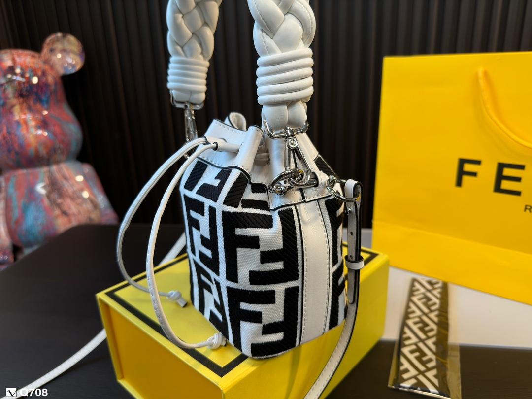 Replica Fendi Bag 12*17CM