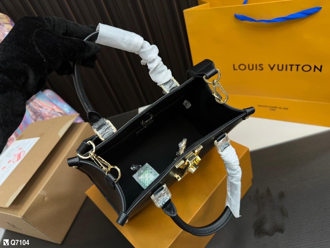 Replica Louis Vuitton Bag 23.5*18CM