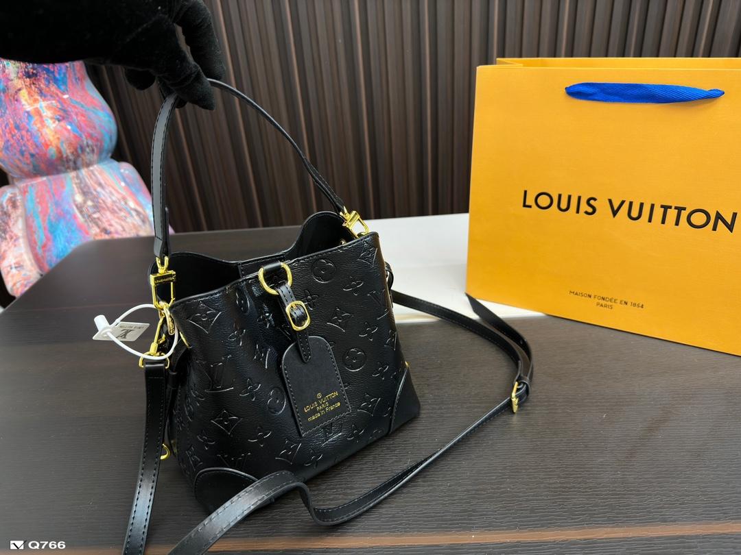 Replica Louis Vuitton Bag 20*18CM
