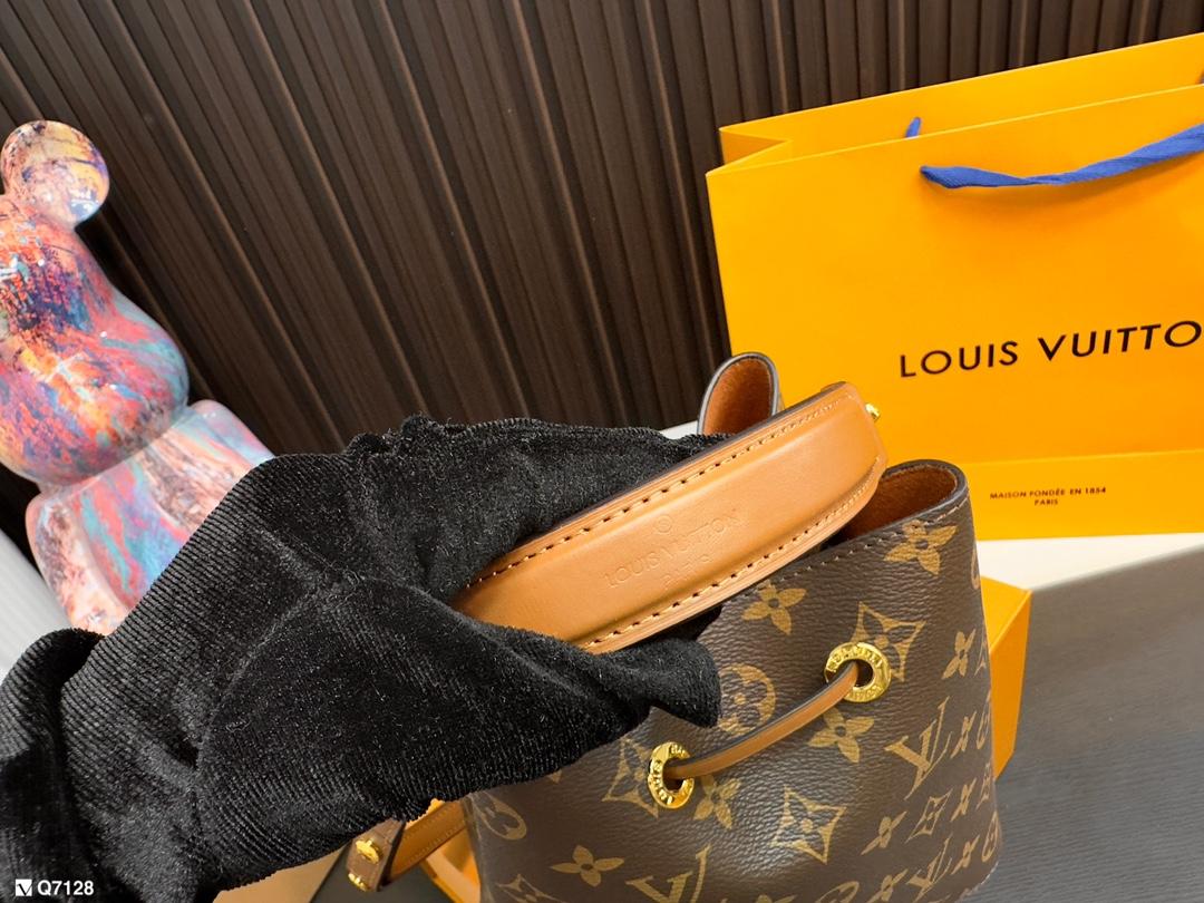 Replica Louis Vuitton Bag 20*20CM