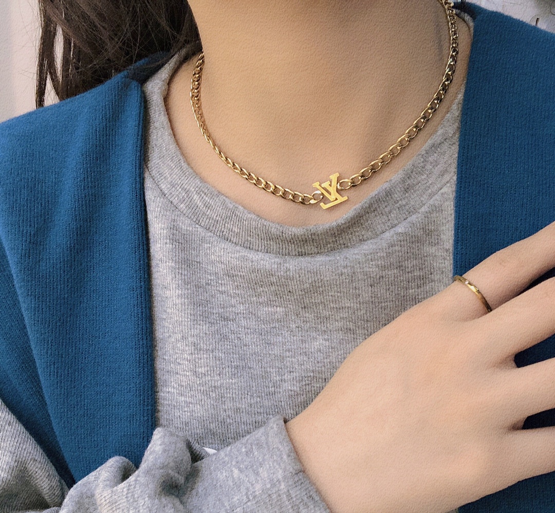 Replica LOUIS VUITTON Necklace