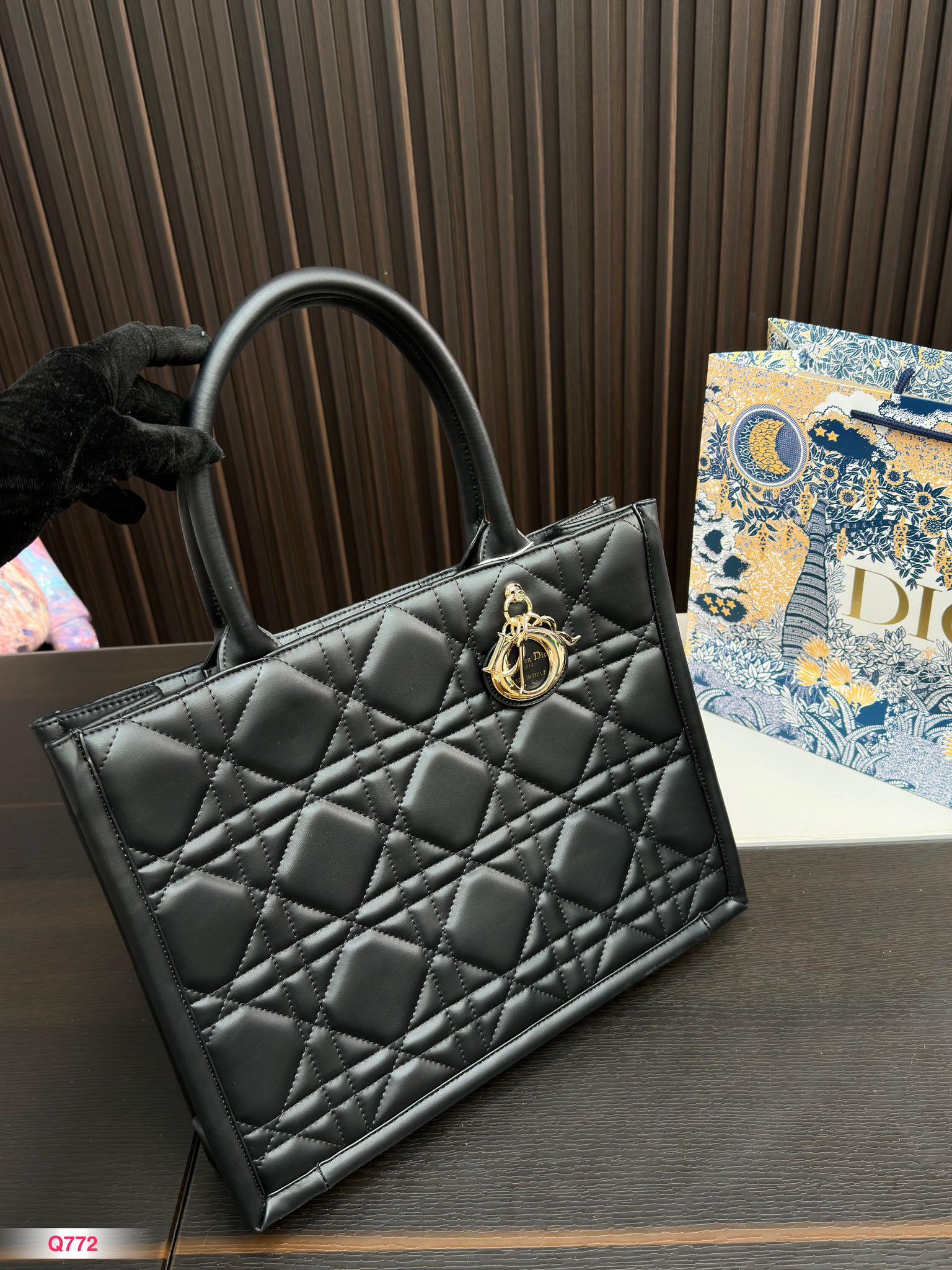 Replica Dior Bag  36*28CM/40*32CM