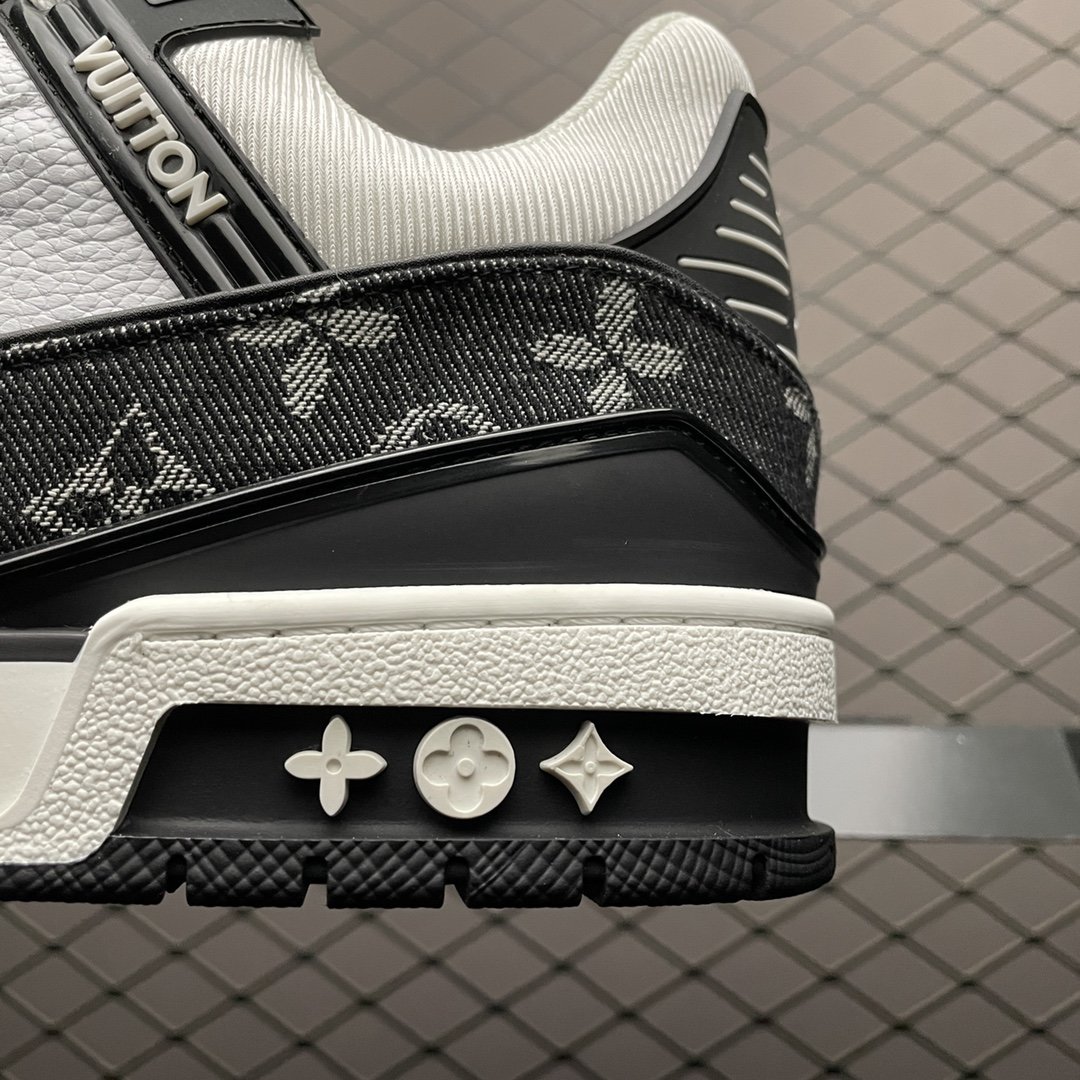 Replica Louis Vuitton Shoe Louis Vuitton Trail Sneaker LV BLACK SIZE 38-45_01886
