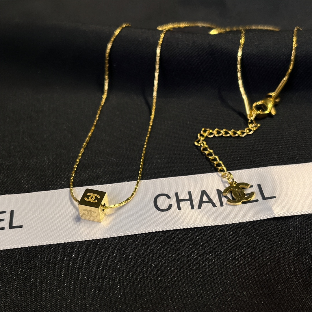 Replica CHANEL Necklace