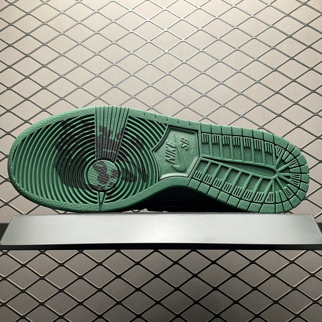 Replica Nike Dunk SB Shoe There Skateboards x Nike SB Dunk Low HF7743-001 Size 36-47.5