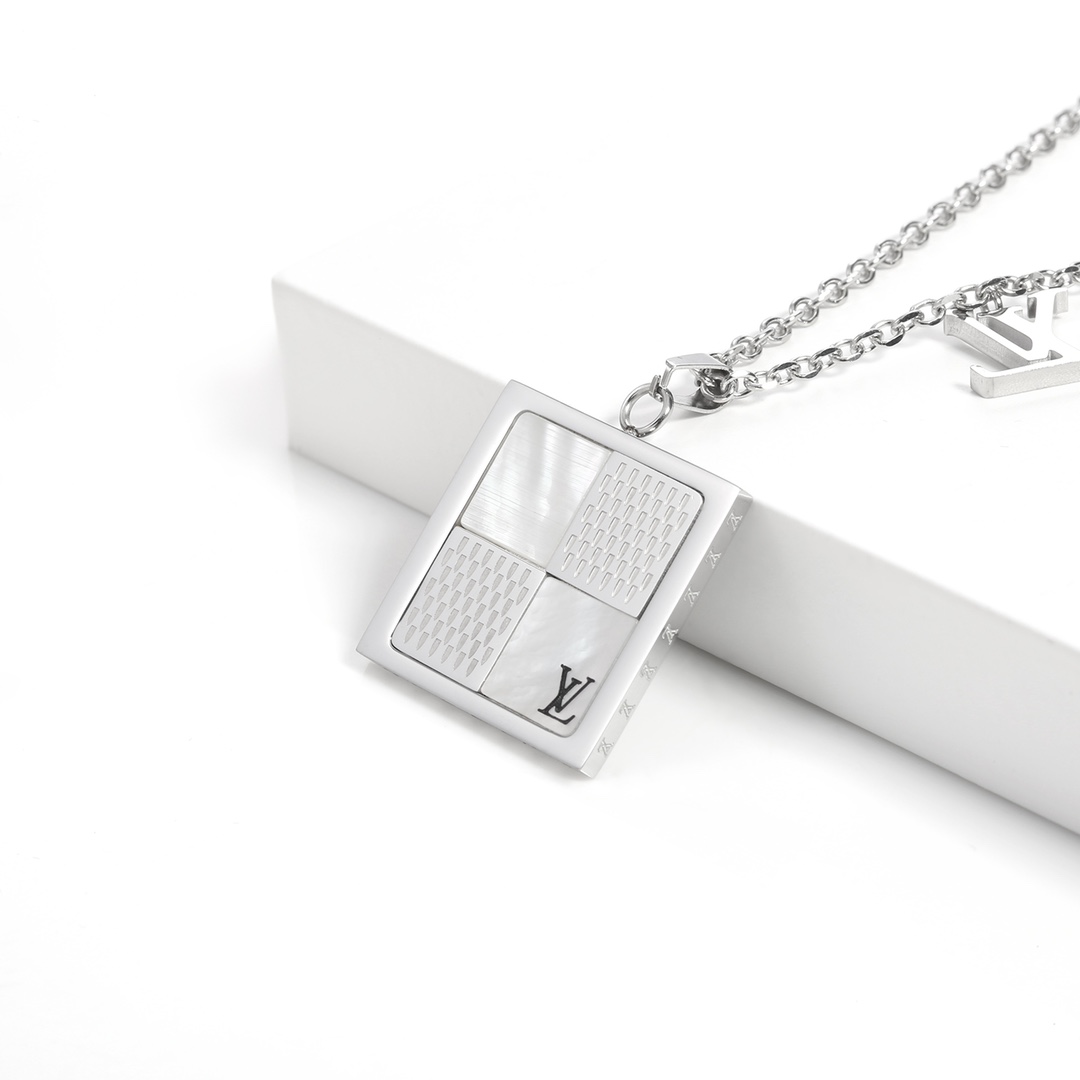 Replica LOUIS VUITTON Necklace