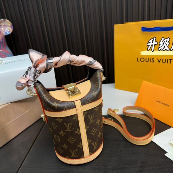 Replica Louis Vuitton Bag 23*18CM